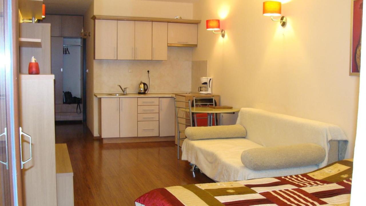 Admiral Apartment *